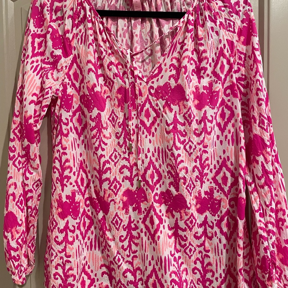 Lilly Pulitzer women’s rayon (cotton feel) print top with flip tie.  Size med